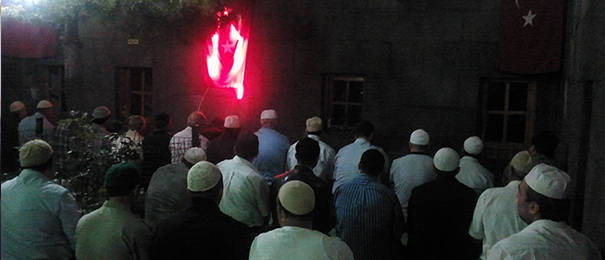 Ramazanın ilk teravihi tarihi  Şeyhler Medresesinde hatimle kılındı